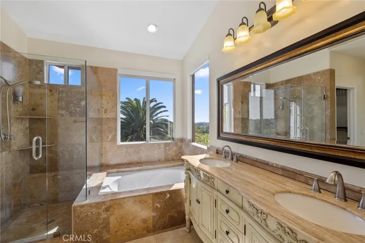 60 Foxtail Lane, Rancho Santa Margarita, California 92679