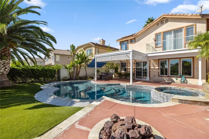 60 Foxtail Lane, Rancho Santa Margarita, California 92679