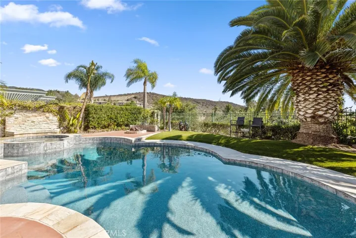 60 Foxtail Lane, Rancho Santa Margarita, California 92679