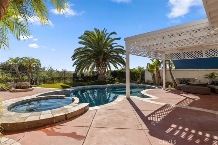 60 Foxtail Lane, Rancho Santa Margarita, California 92679