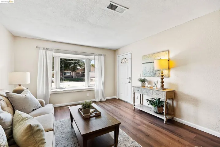 5576 Idlewild Ave, Livermore, California 94551