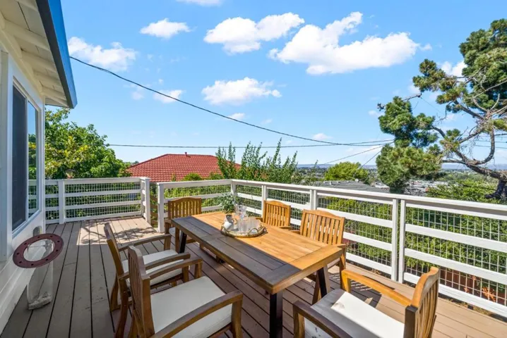 13 Hillbarn Court, San Mateo, California 94403