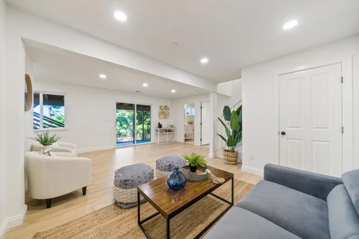 13 Hillbarn Court, San Mateo, California 94403