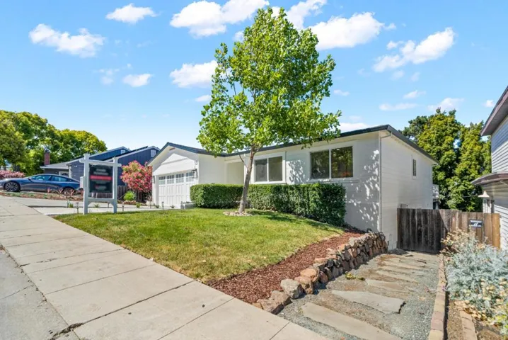 13 Hillbarn Court, San Mateo, California 94403