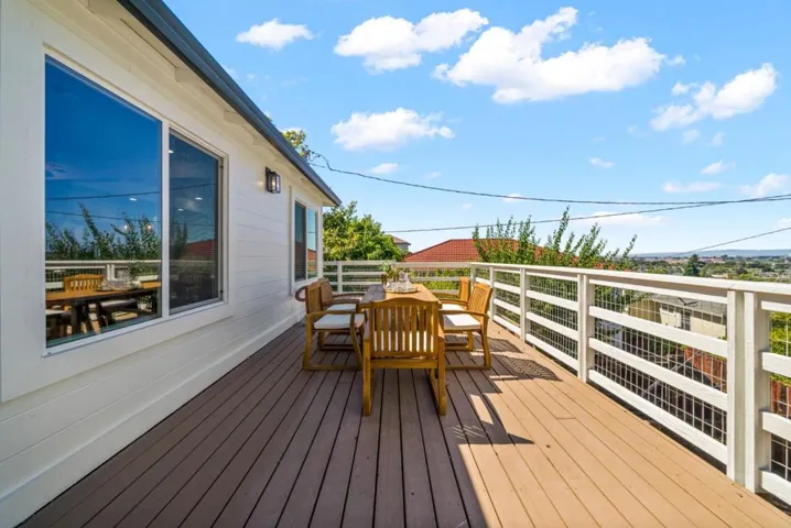 13 Hillbarn Court, San Mateo, California 94403