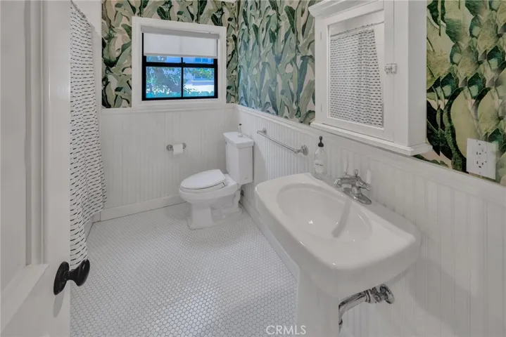 Full Bath 1