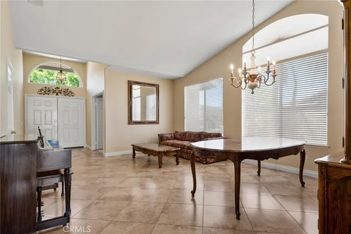 1041 Salem Drive, Corona, California 92881