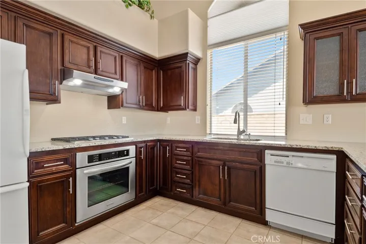 1041 Salem Drive, Corona, California 92881