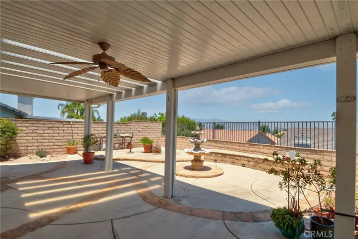 1041 Salem Drive, Corona, California 92881