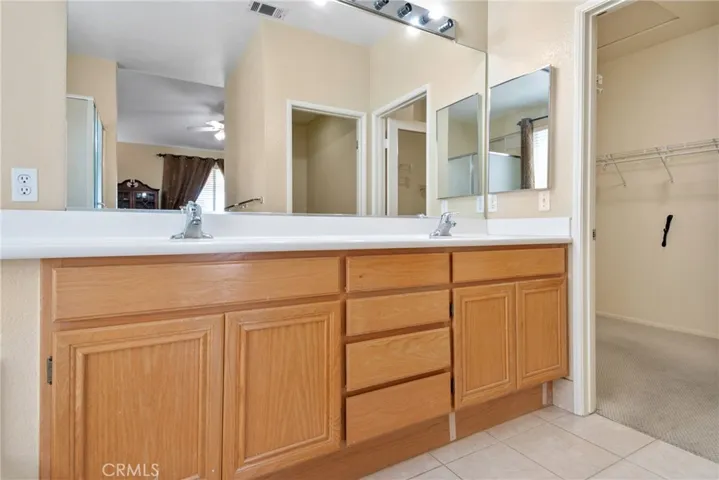 1041 Salem Drive, Corona, California 92881