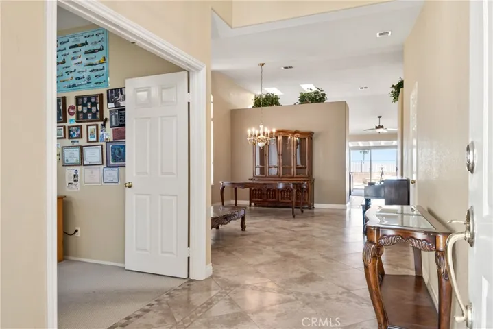 1041 Salem Drive, Corona, California 92881