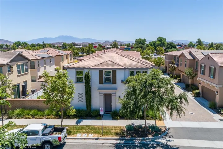 30370 Village Knoll Dr, Menifee, California 92584