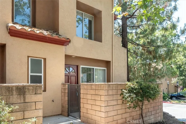 22609 Copper Hill Drive 129, Saugus, California 91350