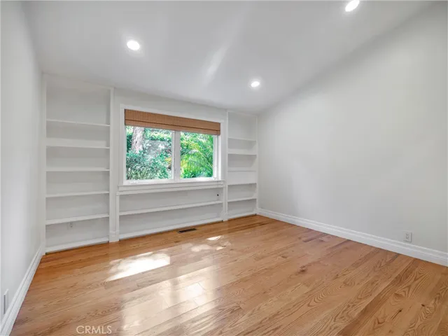 3635 Serra Road, Malibu, California 90265