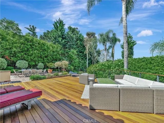 3635 Serra Road, Malibu, California 90265