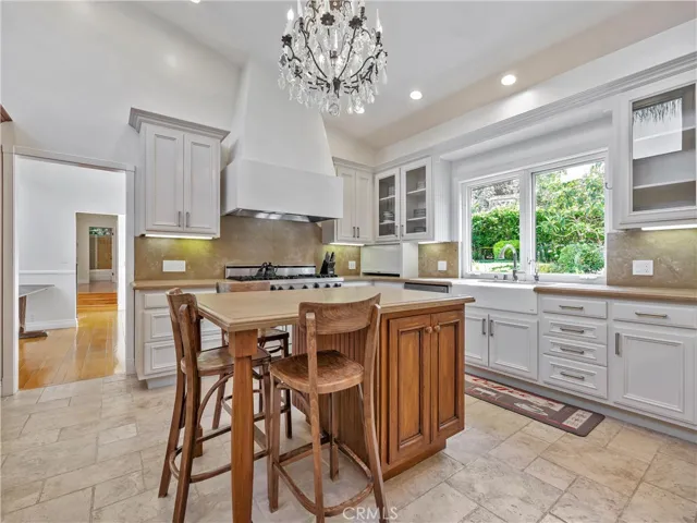 3635 Serra Road, Malibu, California 90265