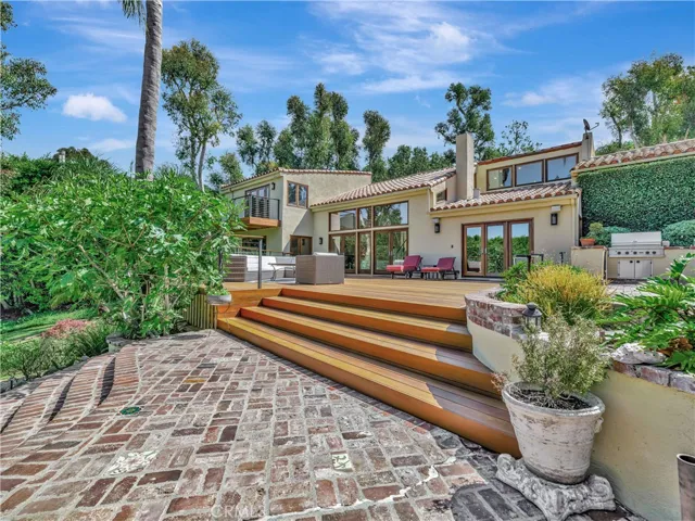 3635 Serra Road, Malibu, California 90265