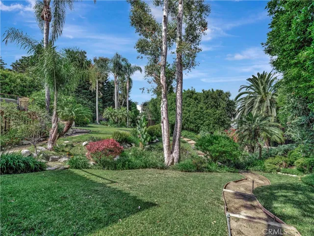 3635 Serra Road, Malibu, California 90265