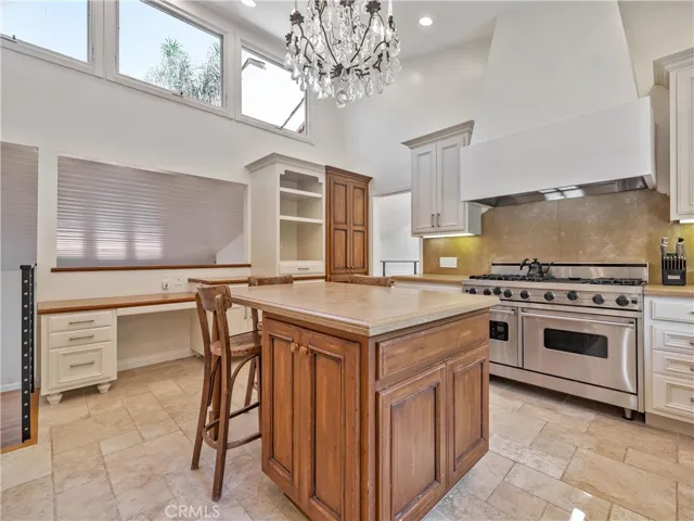 3635 Serra Road, Malibu, California 90265