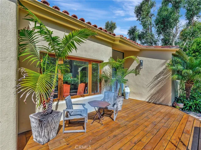 3635 Serra Road, Malibu, California 90265