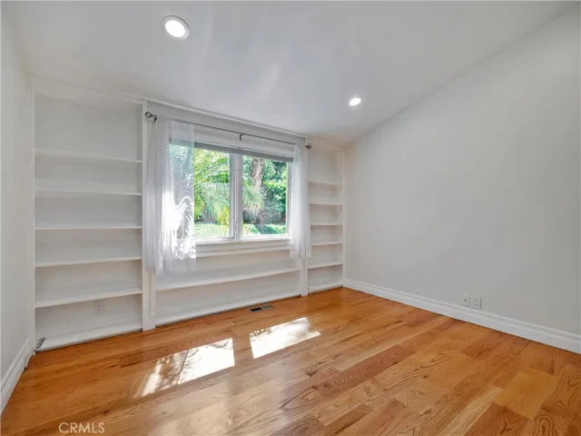 3635 Serra Road, Malibu, California 90265