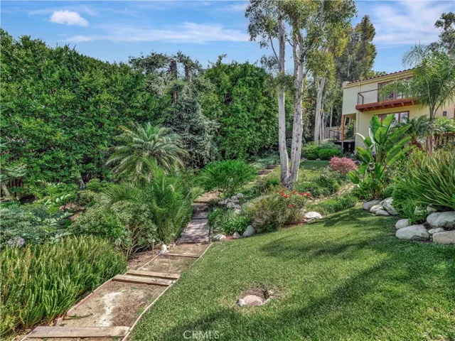 3635 Serra Road, Malibu, California 90265