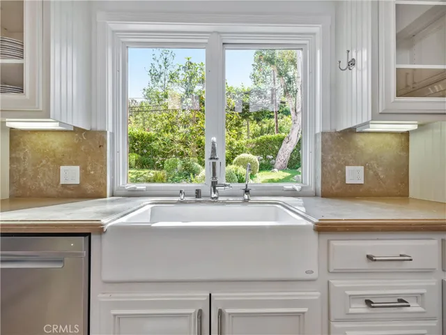 3635 Serra Road, Malibu, California 90265