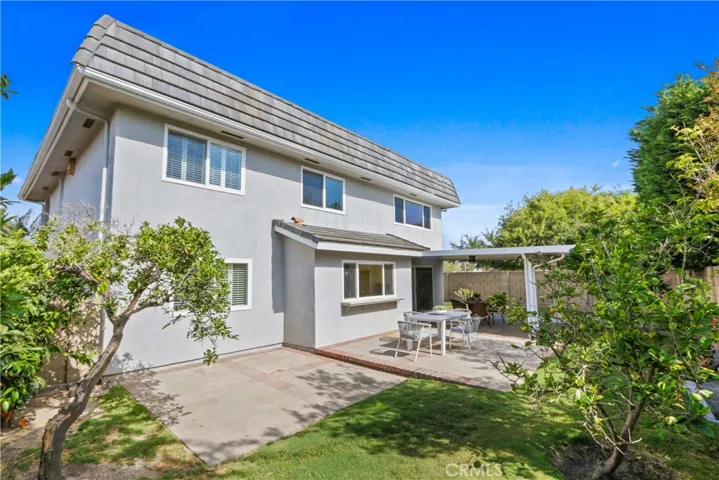 15592 Dawson Lane, Huntington Beach, California 92647
