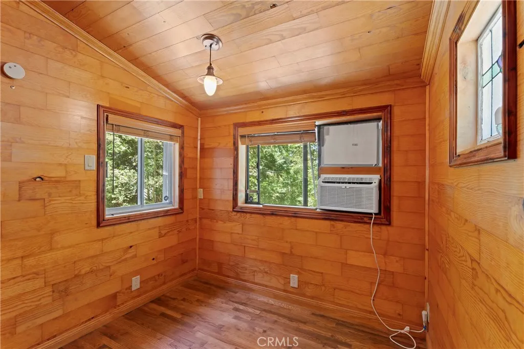 25626 Mid Lane, Twin Peaks, California 92391 home-pic-11