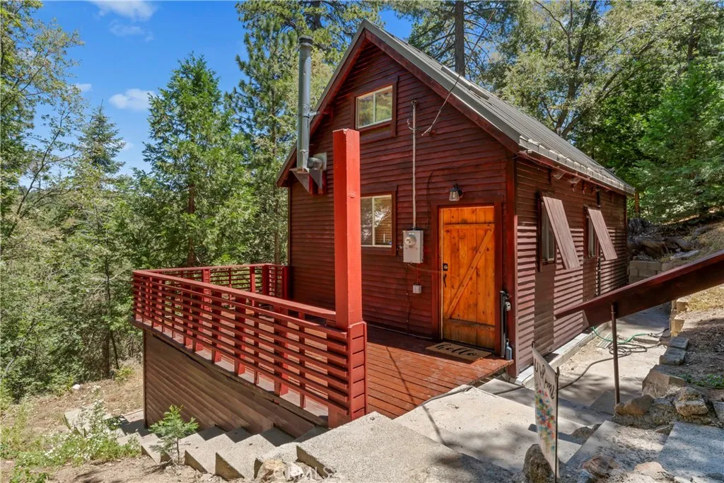 25626 Mid Lane, Twin Peaks, California 92391 home-pic-3