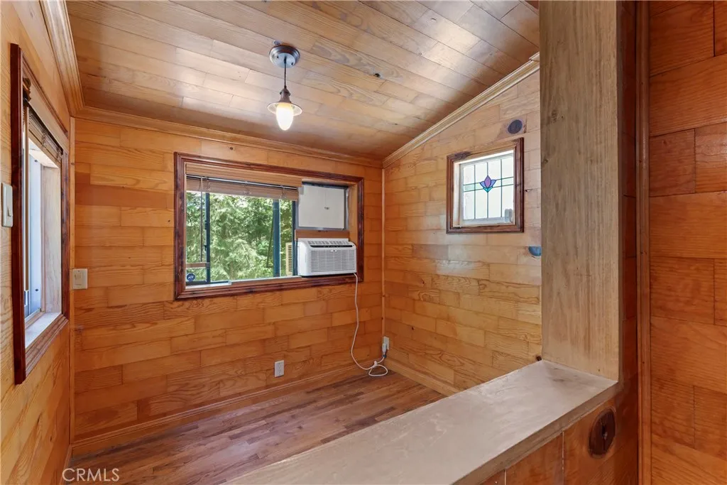 25626 Mid Lane, Twin Peaks, California 92391 home-pic-7