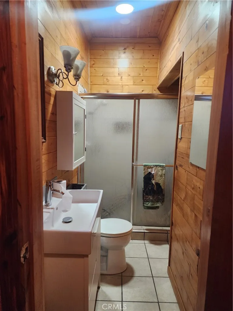 25626 Mid Lane, Twin Peaks, California 92391 home-pic-25