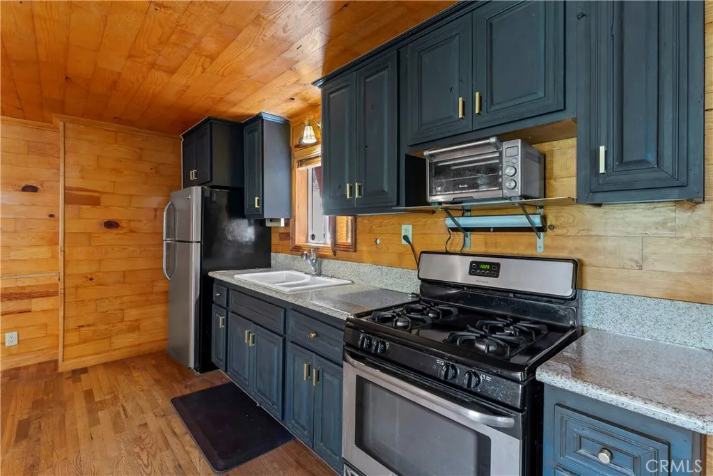 25626 Mid Lane, Twin Peaks, California 92391 home-pic-19