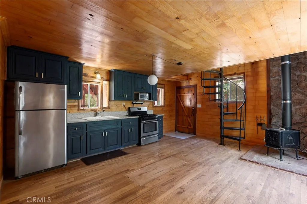 25626 Mid Lane, Twin Peaks, California 92391 home-pic-17