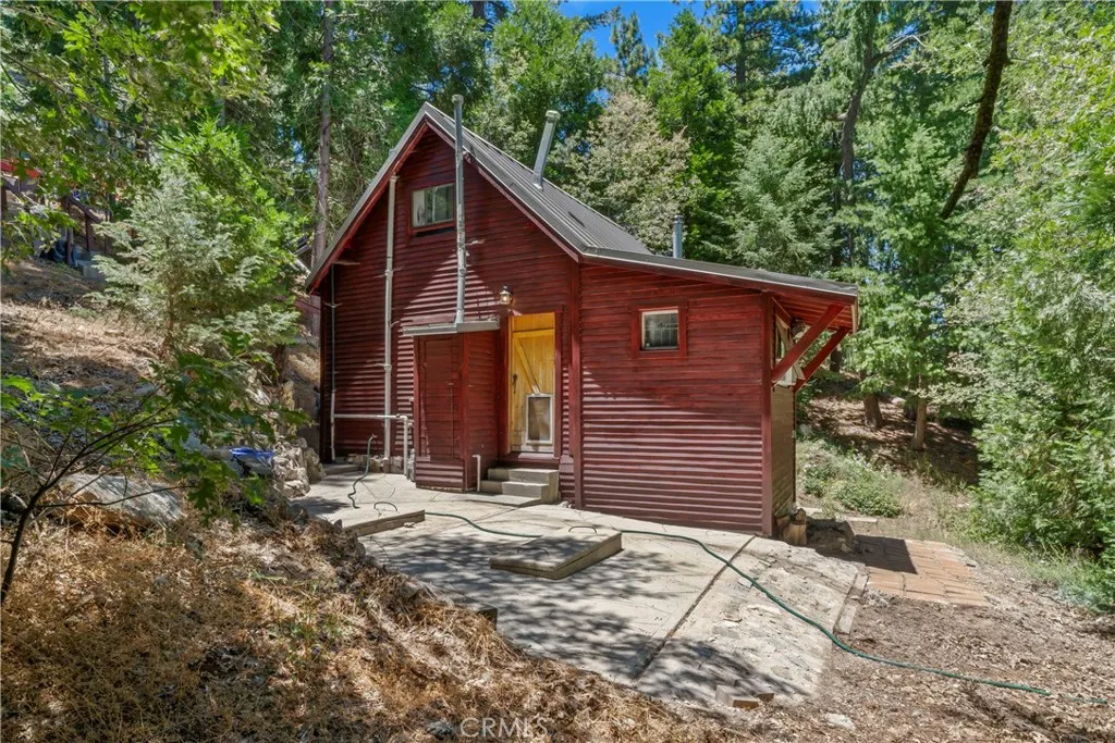 25626 Mid Lane, Twin Peaks, California 92391 home-pic-32