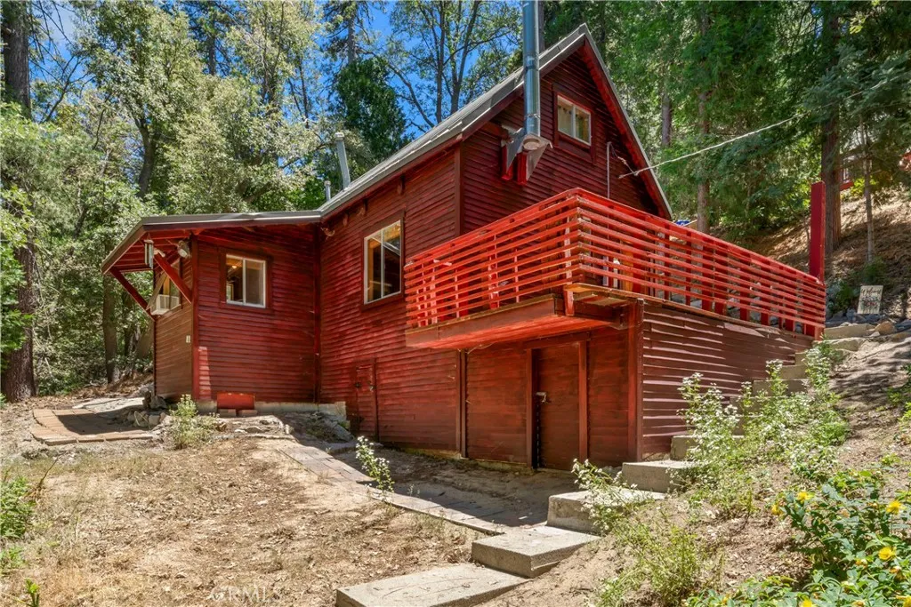 25626 Mid Lane, Twin Peaks, California 92391 home-pic-4