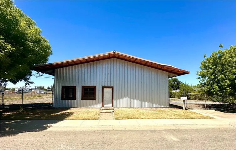 345 E. Laurel St., Willows, California 95988
