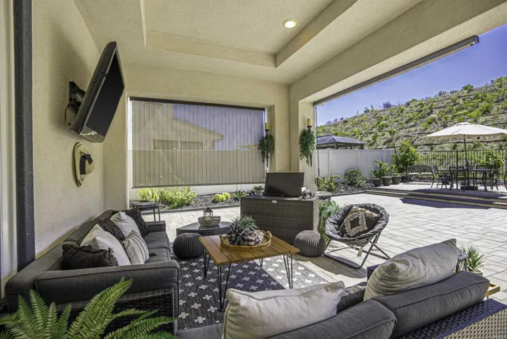 9084 W Bluff Place, Santee, California 92071