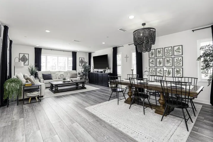 9084 W Bluff Place, Santee, California 92071