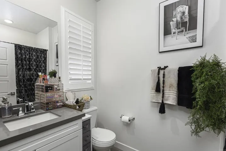 9084 W Bluff Place, Santee, California 92071