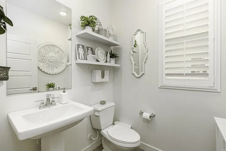 9084 W Bluff Place, Santee, California 92071