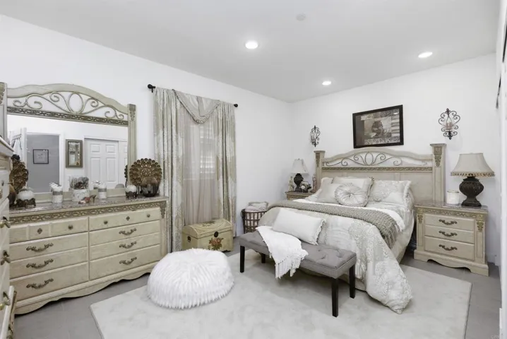 9084 W Bluff Place, Santee, California 92071