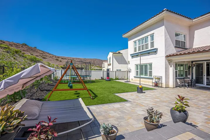 9084 W Bluff Place, Santee, California 92071