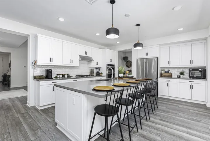 9084 W Bluff Place, Santee, California 92071