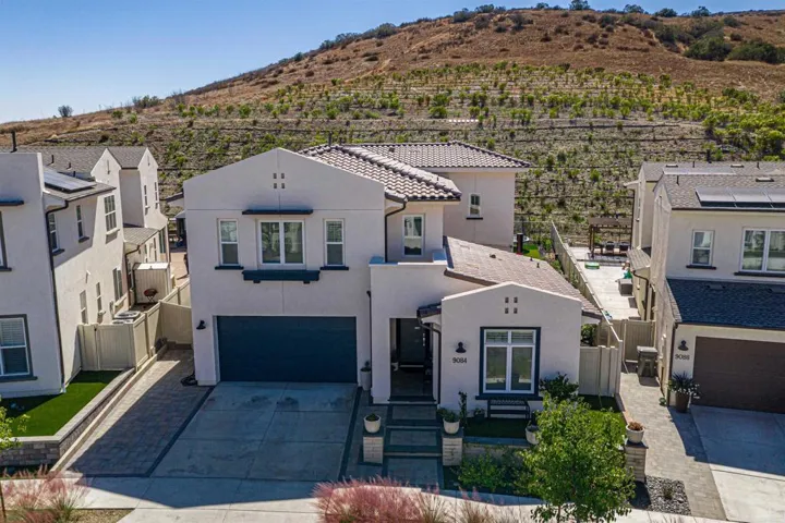9084 W Bluff Place, Santee, California 92071
