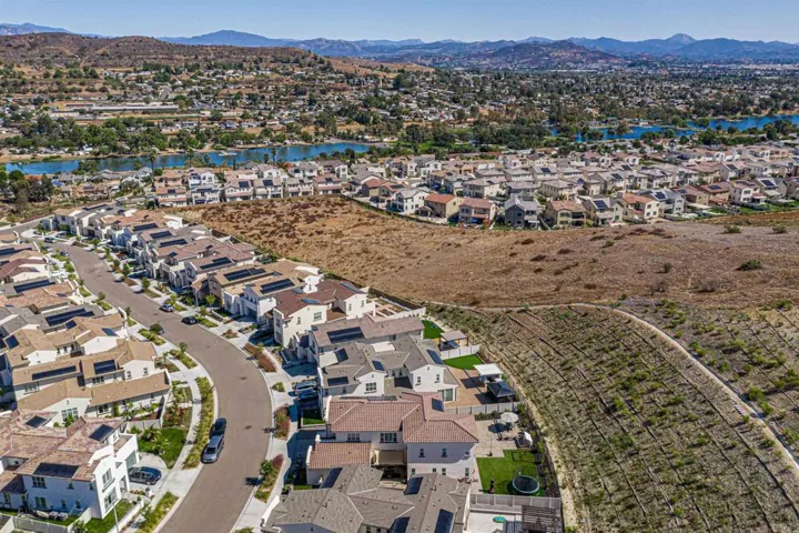 9084 W Bluff Place, Santee, California 92071