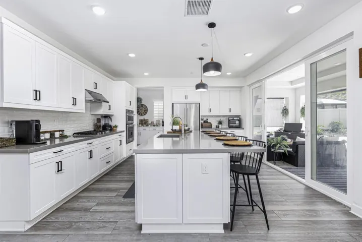 9084 W Bluff Place, Santee, California 92071