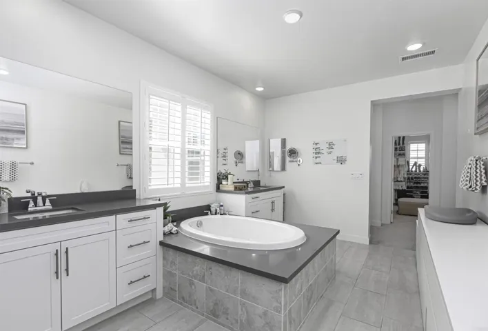9084 W Bluff Place, Santee, California 92071