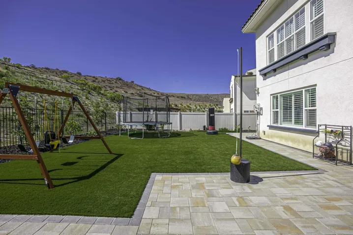 9084 W Bluff Place, Santee, California 92071