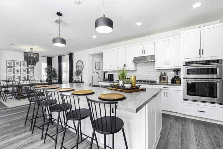 9084 W Bluff Place, Santee, California 92071